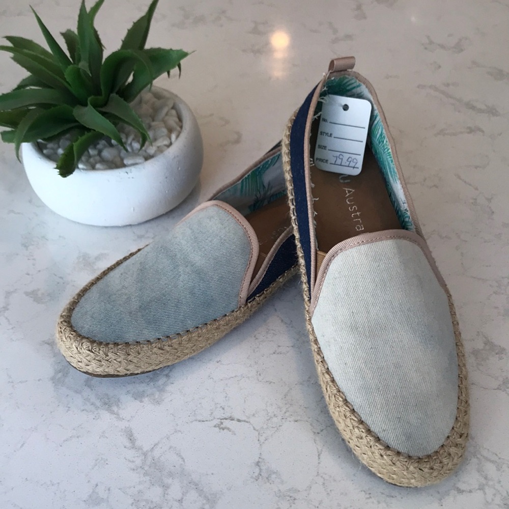 🎁 4/$25 - EMU Denim slip-ons - NEW - size 6 left!! - Picture 2 of 5
